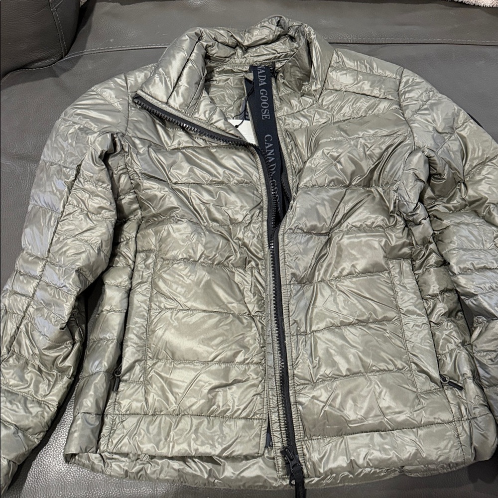 Canada Goose Women's Smokey Sage Puffer Jacket size Medoum